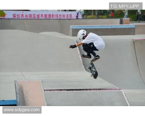 深圳滑板队的整体压制揭秘与滑板文化的深度探索