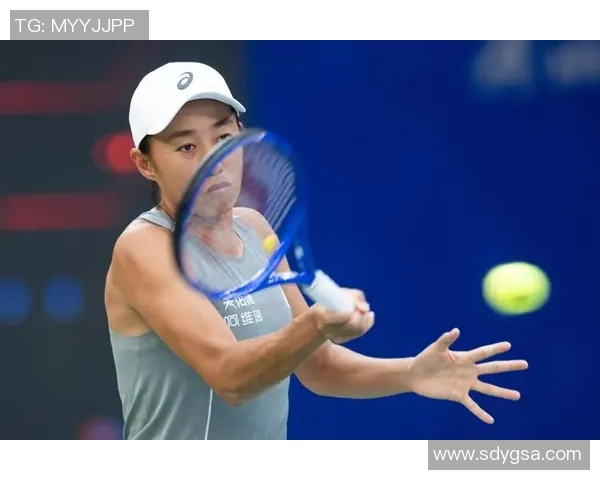 张磊独家分享网球心得与技巧助你提升球技的秘诀与经验