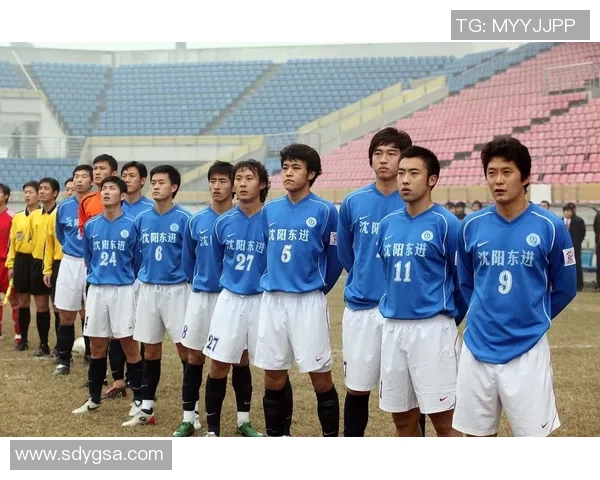 足球巨星背后的传奇人生与奋斗历程全景揭秘